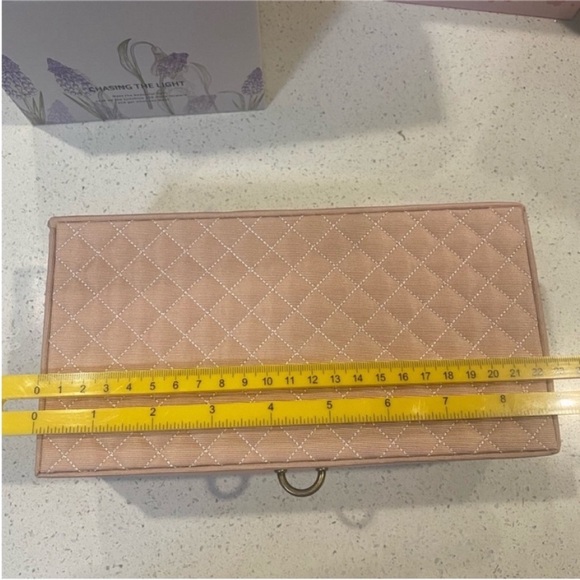 Gucci Beauty makeup Box - Picture 8 of 14